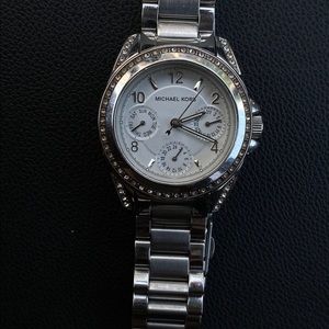 I am selling 3 watches.